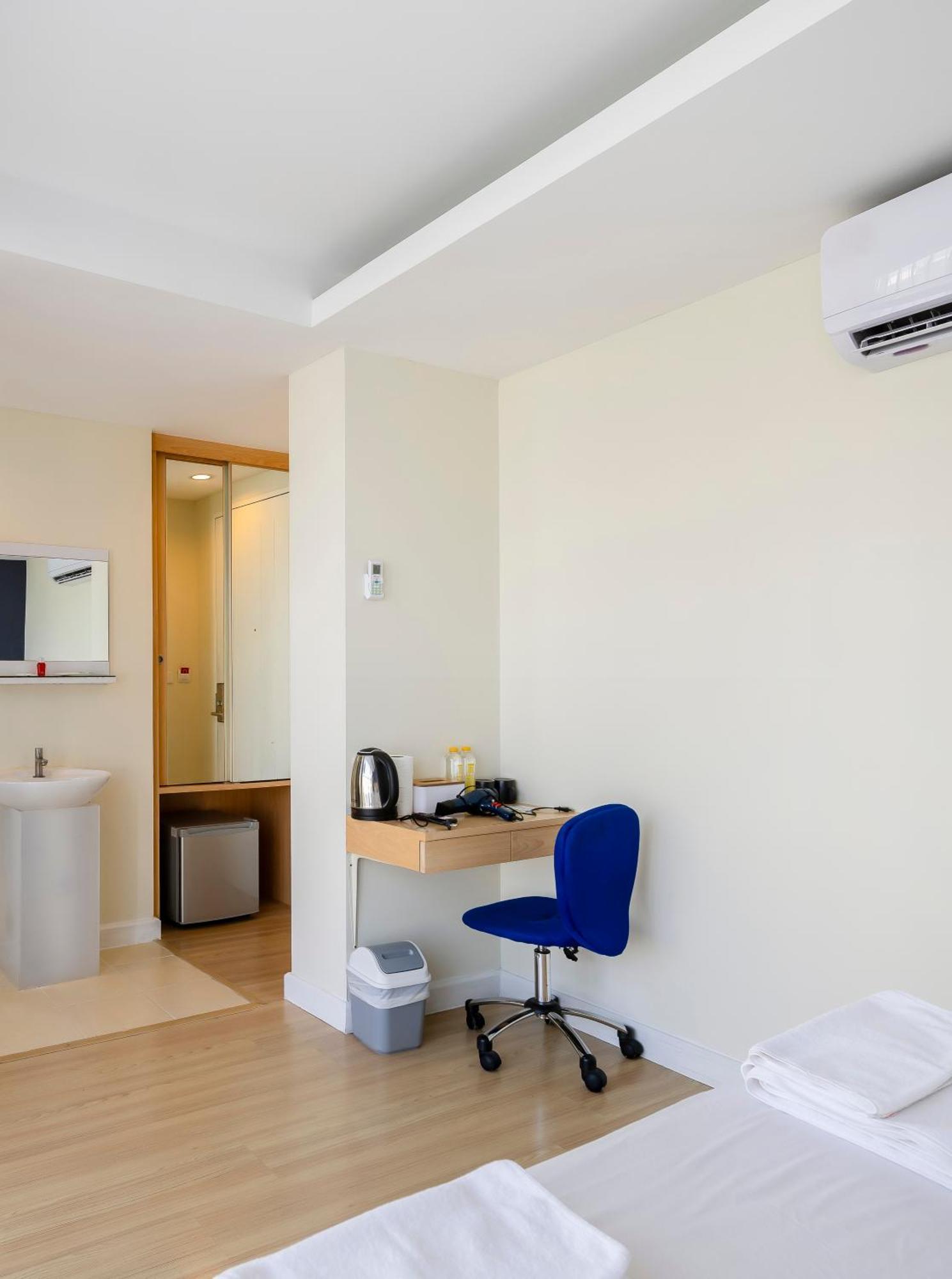 Отель Gp House Express Sukhumvit 81 Бангкок Экстерьер фото