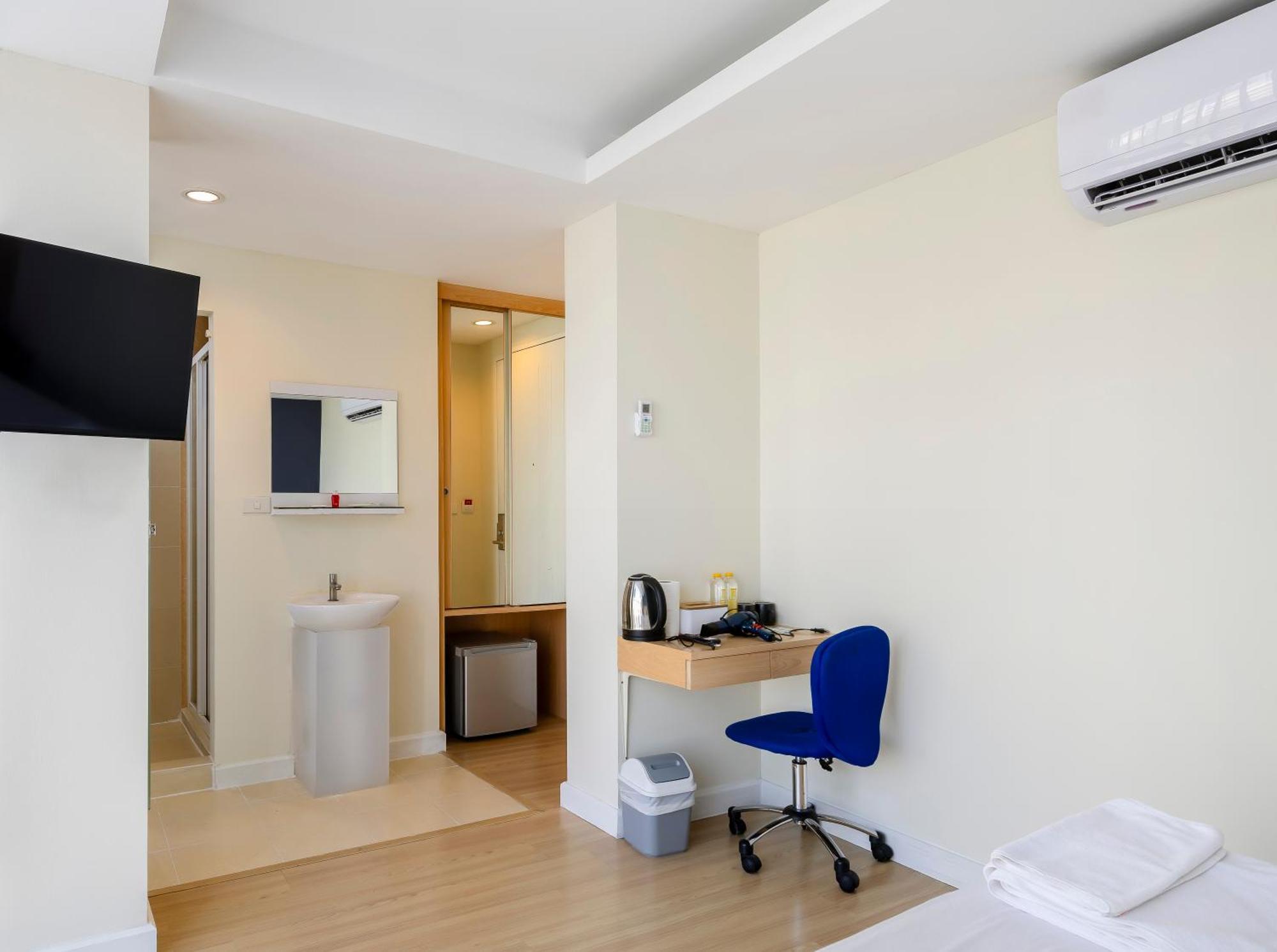 Отель Gp House Express Sukhumvit 81 Бангкок Экстерьер фото