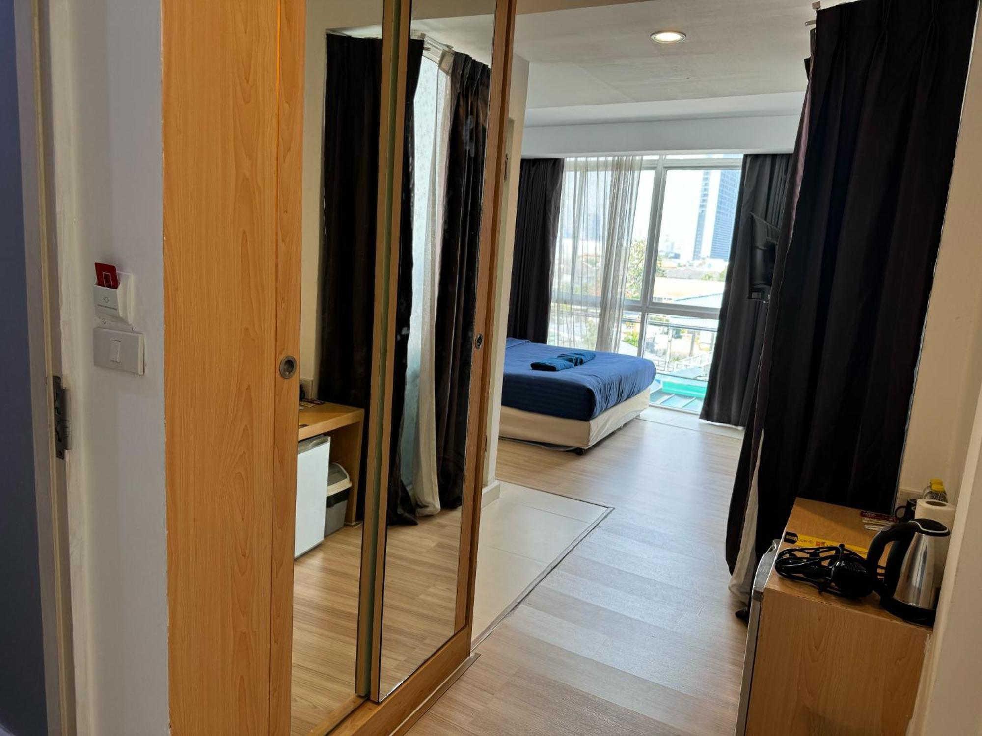 Отель Gp House Express Sukhumvit 81 Бангкок Экстерьер фото